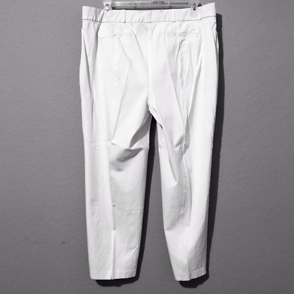 White Ankle Length Capris - Picture 2 of 6